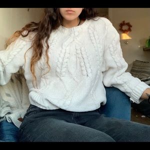 Comfy oversized white vintage sweater